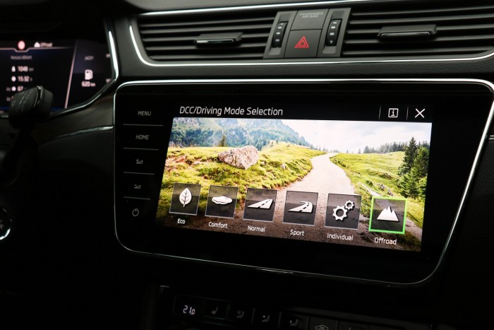 Superb Scout: az elérhetetlen családi autó 9