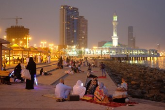 Hivatalos: Forma-1-es futamot rendez Szaúd-Arábia