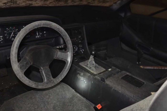 32 év után került elő a pajtában porosodó DeLorean 7 | Vezess 32 év után került elő a pajtában porosodó DeLorean 7