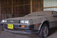 32 év után került elő a pajtában porosodó DeLorean 14