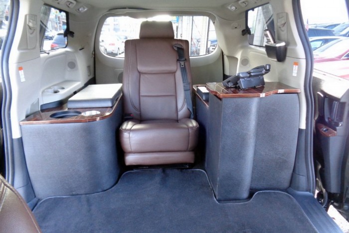 Mozgó irodát csináltak a családi kisbuszból