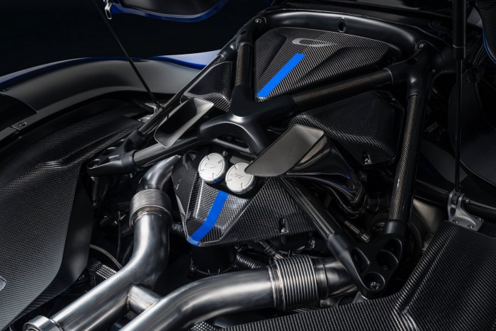 Félelmetes hibrid érkezik a semmiből 6 | Vezess Félelmetes hibrid érkezik a semmiből 6