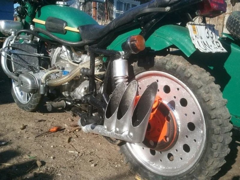 Háztáji tuning keletről, boxermotoros Ural turbóval 2 Háztáji tuning keletről, boxermotoros Ural turbóval 2