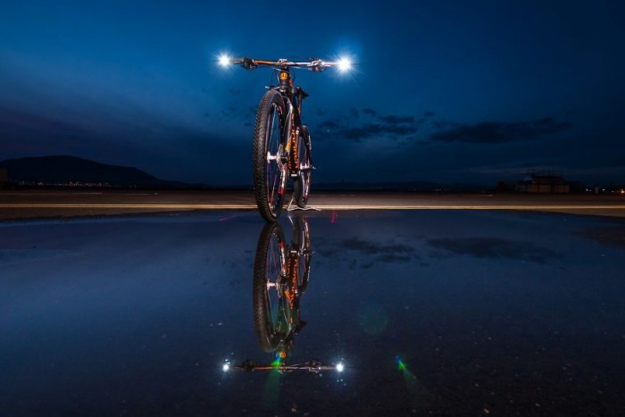 Fénykarddal irányíthatod a bringádat