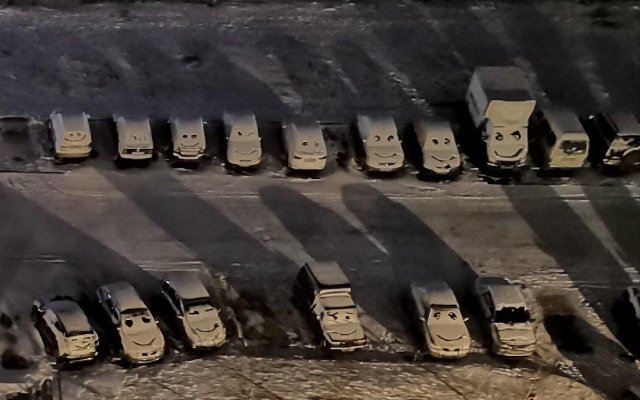 Több tucat autót varázsoltak boldoggá egy parkolóban 1 | Vezess Több tucat autót varázsoltak boldoggá egy parkolóban 1