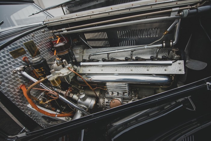 Nincs sötét folt a kabrió Bugatti múltjában 6 | Vezess Nincs sötét folt a kabrió Bugatti múltjában 6