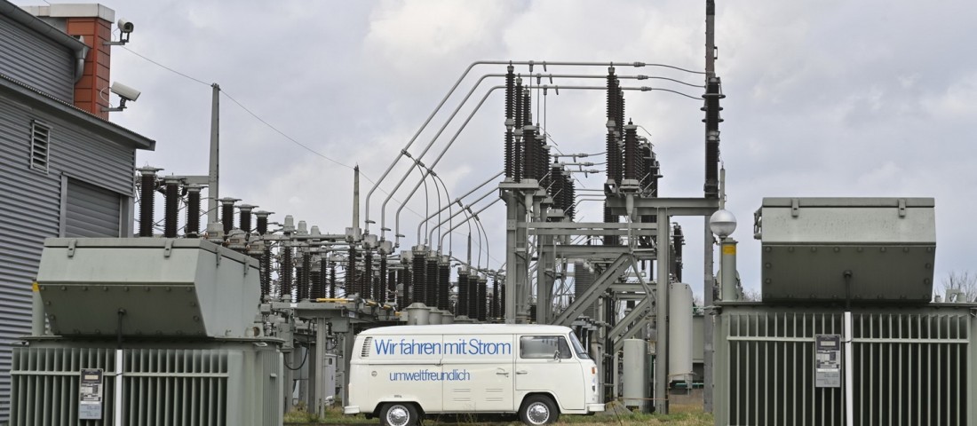 5 perc alatt kicserélték az elektromos VW T2-esek akksiját