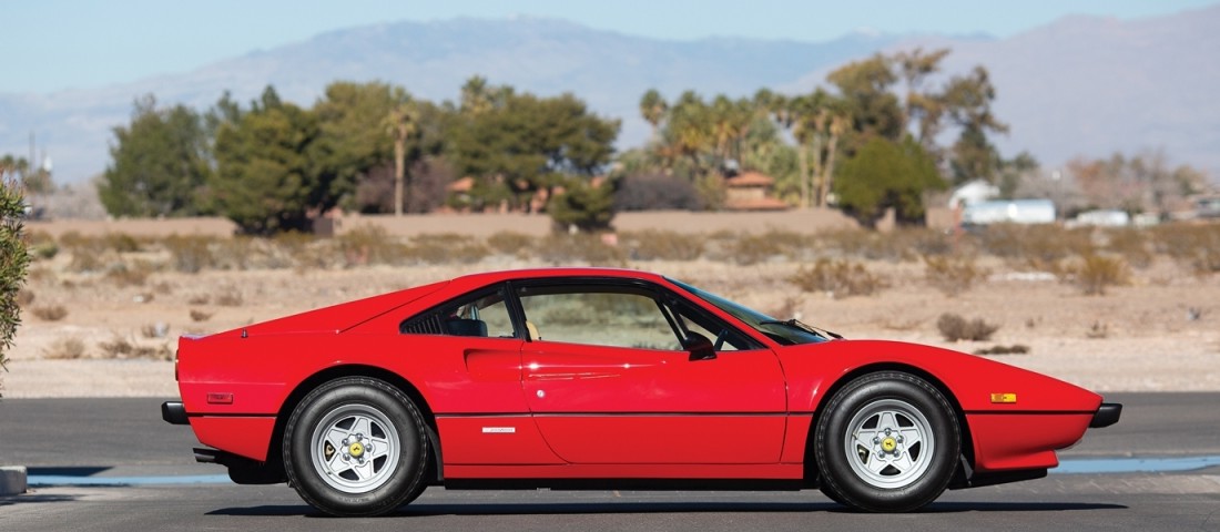 150 kilóval könnyebb az üvegszálas Ferrari 308