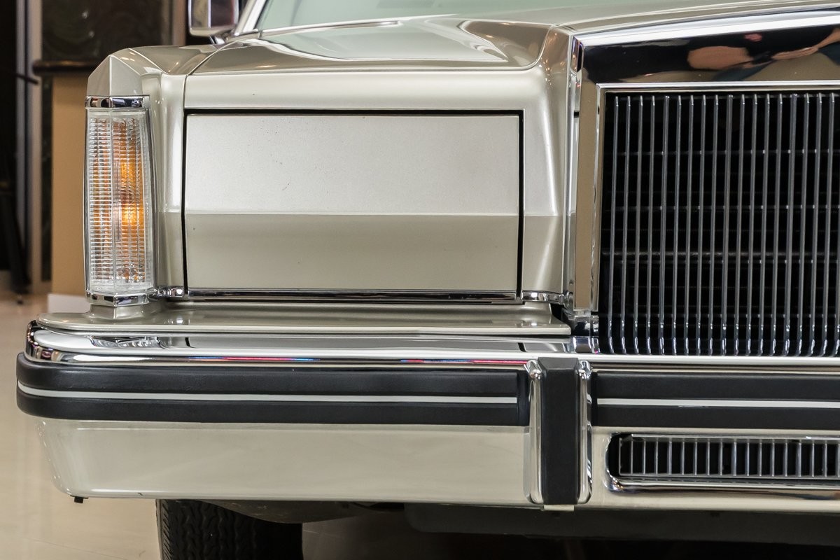 40 évesen még új ez a Lincoln Continental luxuslimuzin 11