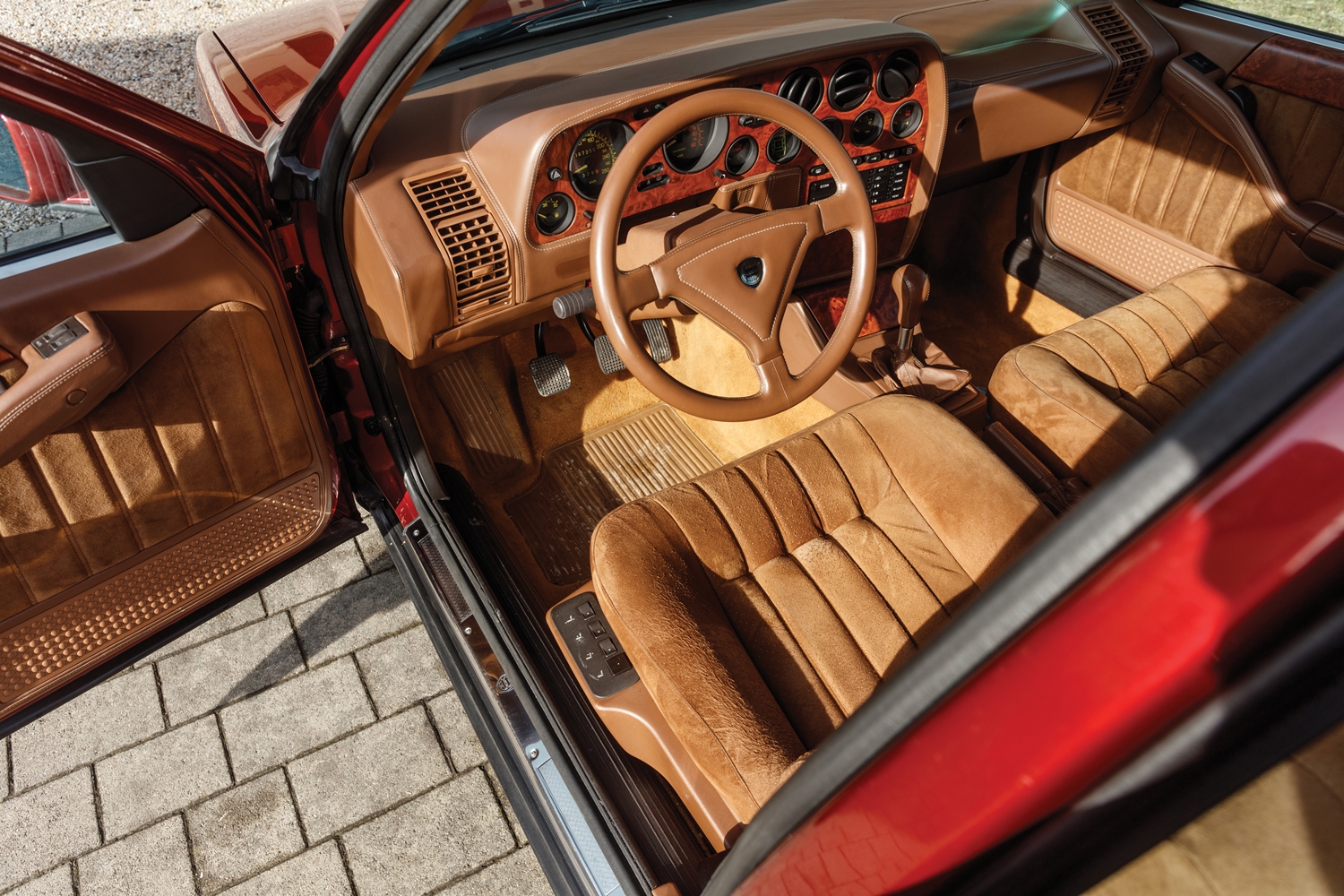 A Ferrari motoros Lancia maga a mézédes olasz luxus 10