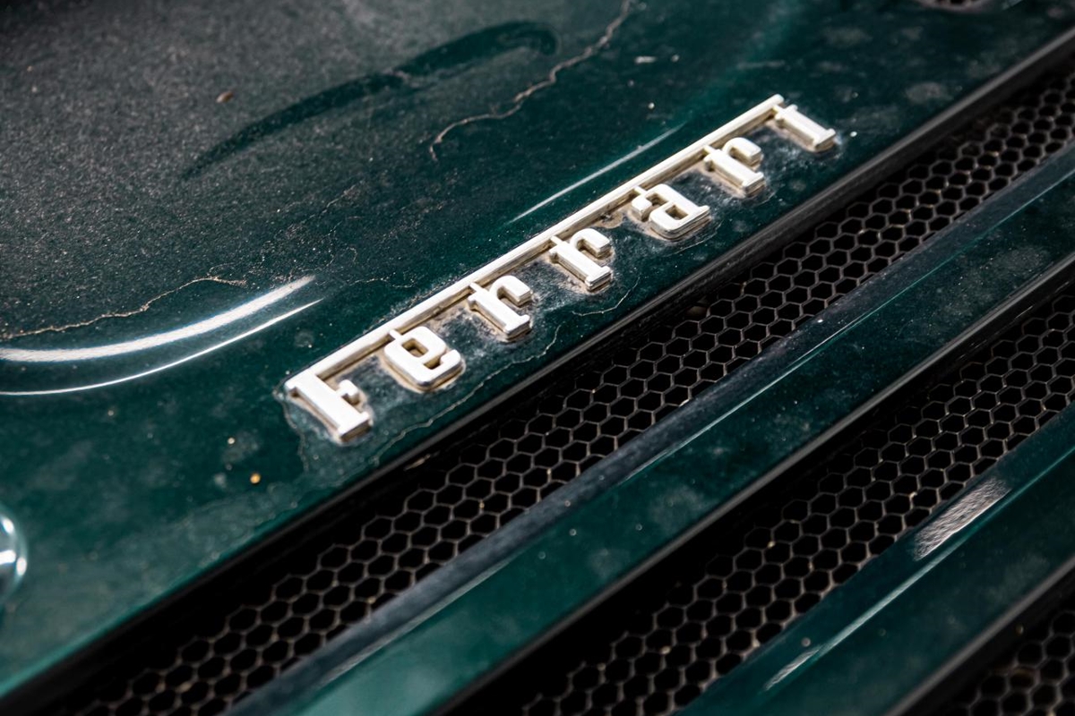 13 évre hagyták magára a ritka, zöld Ferrari F355-öst 8