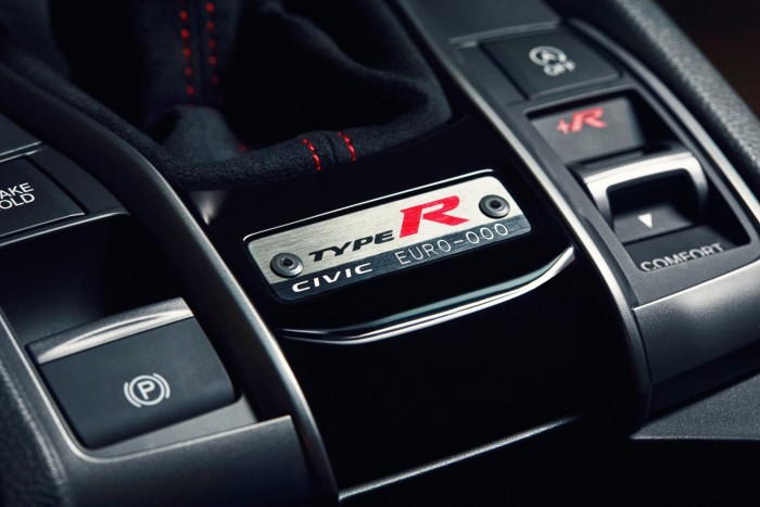 Még keményebb, még finomabb a Honda családi sportautója 24 Még keményebb, még finomabb a Honda családi sportautója 24