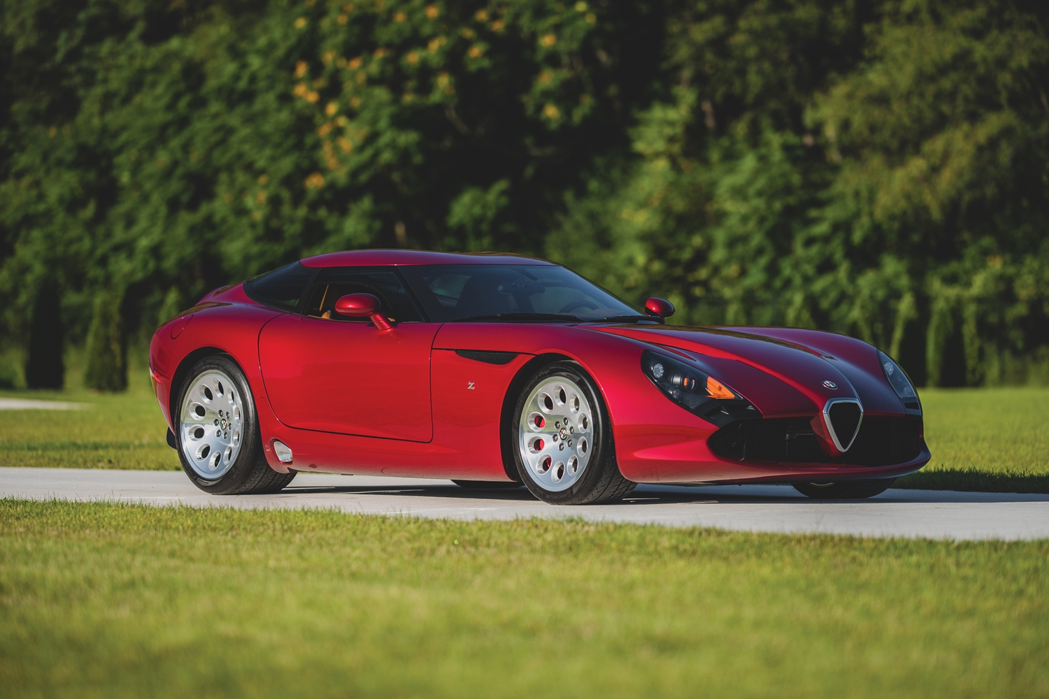 Csodaszép ritkaság a V10-es Alfa Romeo TZ3 6
