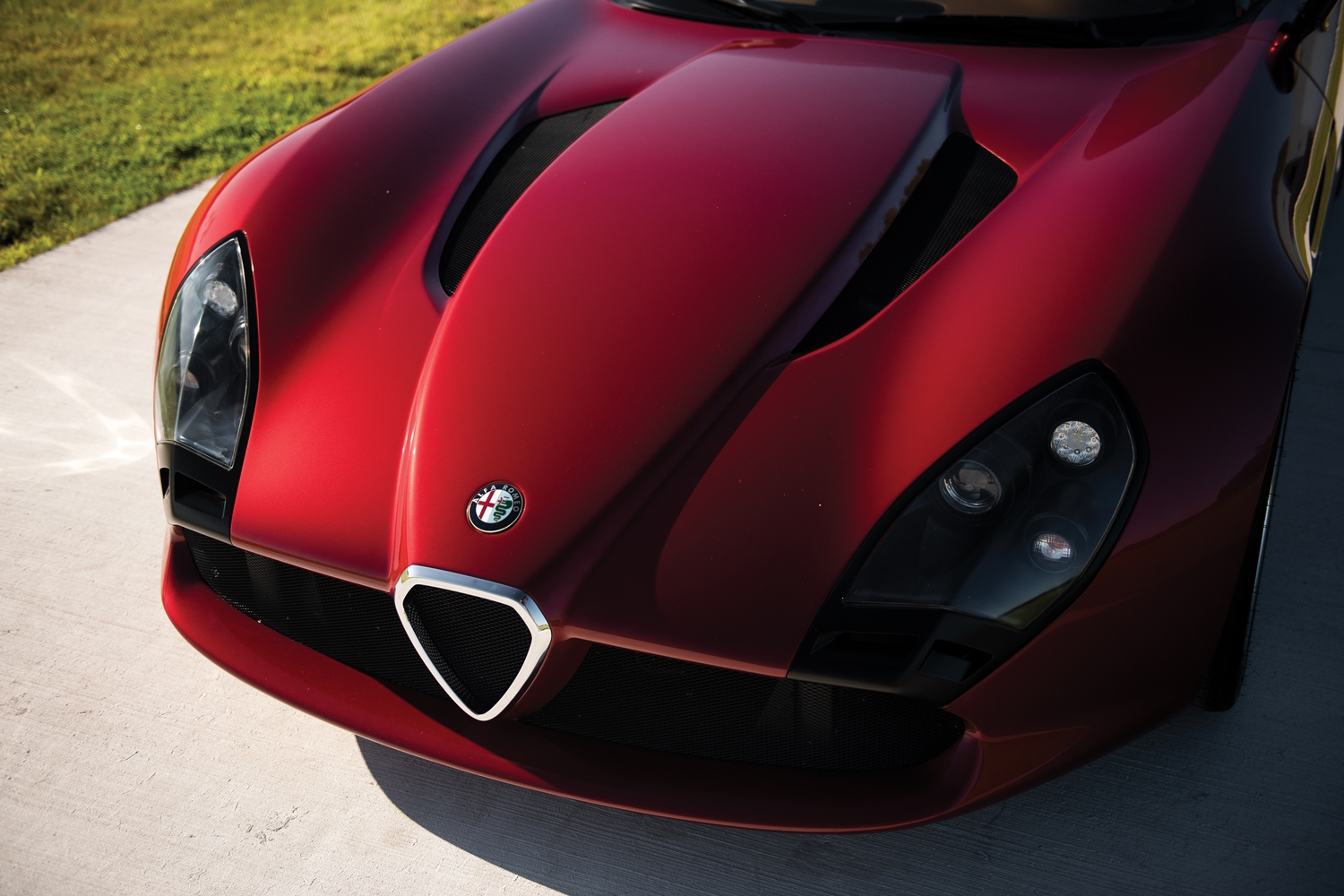 Csodaszép ritkaság a V10-es Alfa Romeo TZ3 7