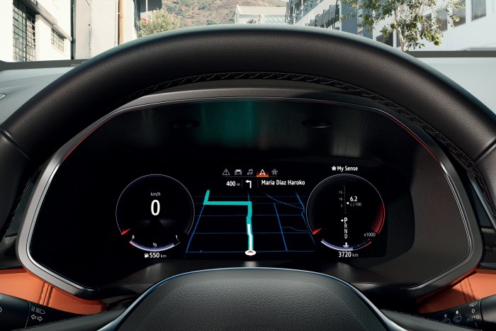 Nagyobb, tágasabb, okosabb lett a Renault Captur 14