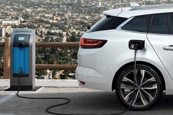 Jön a plug-in hibrid Renault Mégane