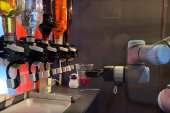 Japánban már robot csapos keveri neked a hosszúlépést