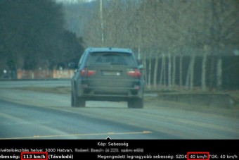 Negyvenes táblánál gurult 113 km/órával egy autós Hatvanban