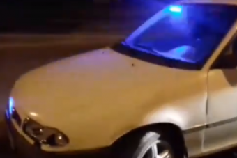 Rendőrautót faragott az öreg Opelből egy felvidéki férfi, de elkapták a rendőrök