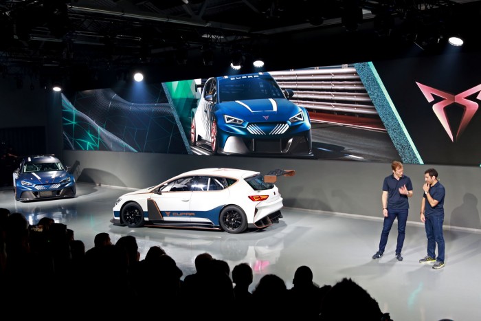 Nagy hévvel érkezik az új CUPRA Leon 5 Nagy hévvel érkezik az új CUPRA Leon 5