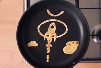 Látványos animációt sütöttek ki hatszáz palacsintából