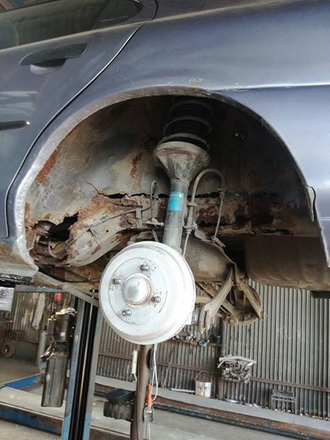 14 friss fotó a tákolás könnyfakasztó poklából 13