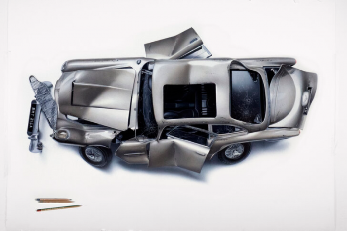 Legendás filmes autókból álmodott roncsot egy olasz művész