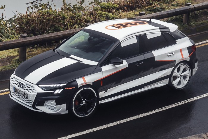 PET-palackból készít üléskárpitot az Audi 2 PET-palackból készít üléskárpitot az Audi 2