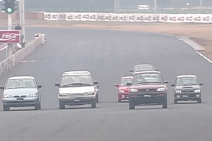 Szórakoztató és tanulságos ez a vicces japán autóverseny