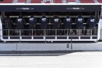 F1: Betiltották a kézfogást