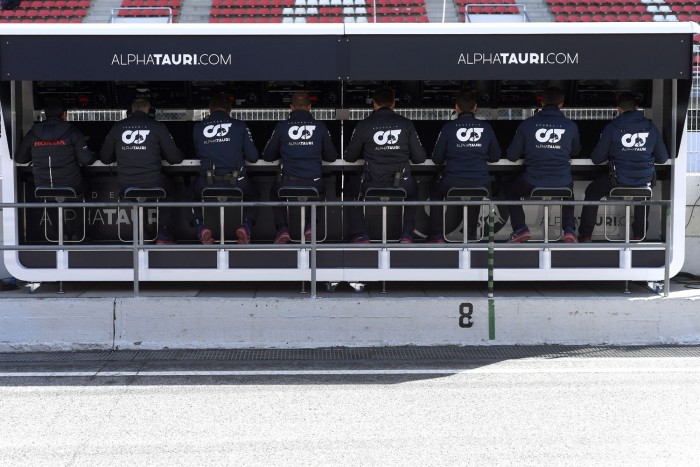 F1: Betiltották a kézfogást