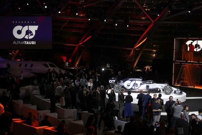 F1: Felnőtt a kisebbik Red Bull-csapat