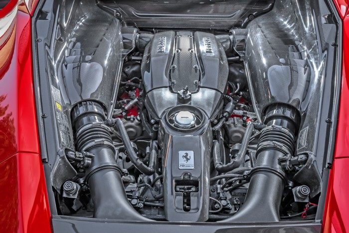 Ferrari F8 Tributo: ördög és pokol 5 Ferrari F8 Tributo: ördög és pokol 5