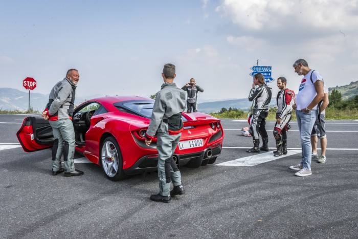 Ferrari F8 Tributo: ördög és pokol 7 Ferrari F8 Tributo: ördög és pokol 7