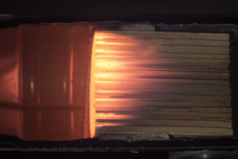 Ez történik egy katalizátor belsejében működés közben