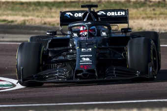 F1: Räikkönen pályán az új Alfával