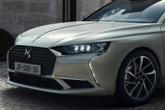 Új csúcsmodellt kap a francia luxusmárka