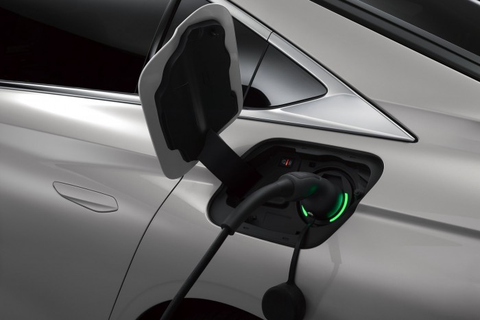 Új csúcsmodellt kap a francia luxusmárka 6