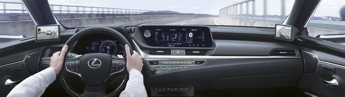 Jön Európába a tükör nélküli Lexus