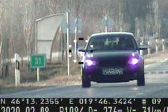 Ahhoz képest, hogy nem volt jogsija, jól odalépett a 90-es táblánál