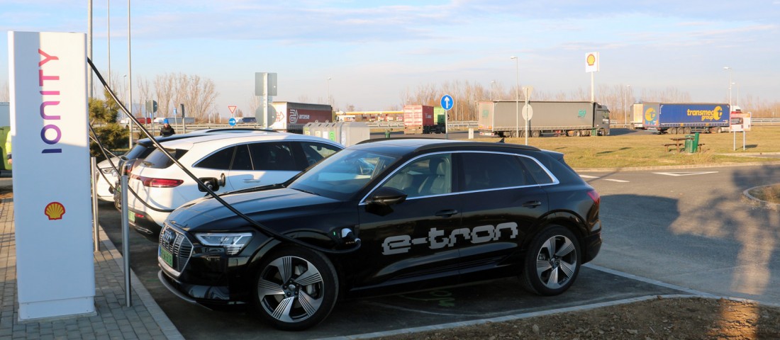 Erről tudnia kell a magyar villanyautósoknak