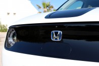 Imádni való apró villanyautó: Honda e 57