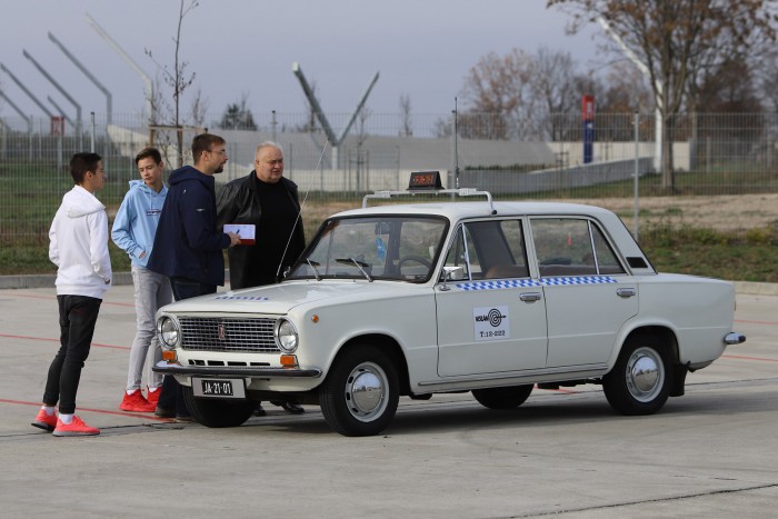 Ez a magyar Lada-taxi leárnyékol minden Mercedest 1 Ez a magyar Lada-taxi leárnyékol minden Mercedest 1