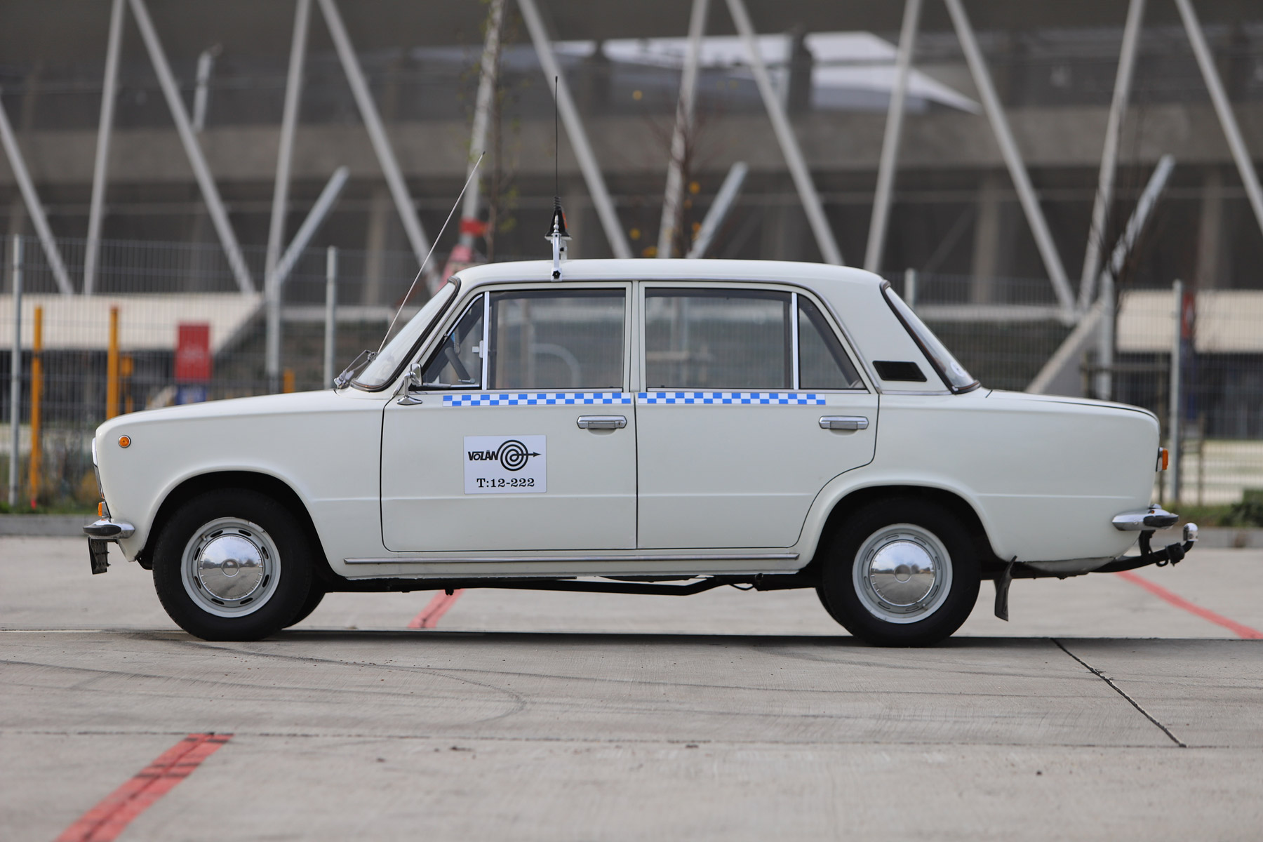 Ez a magyar Lada-taxi leárnyékol minden Mercedest 9