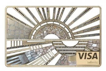 Sorban állnak a gazdagok ezekért a bankkártyákért