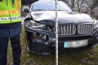 Négy sávon, a zebra mellett akart átfutni anya és gyereke Debrecenben, nem sikerült