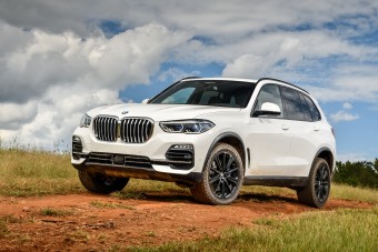 48 voltos hibrid rendszerrel takarékoskodik a BMW X5