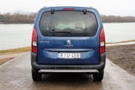 Teleülve is használható egy hétszemélyes autó? – Peugeot Rifter teszt 45