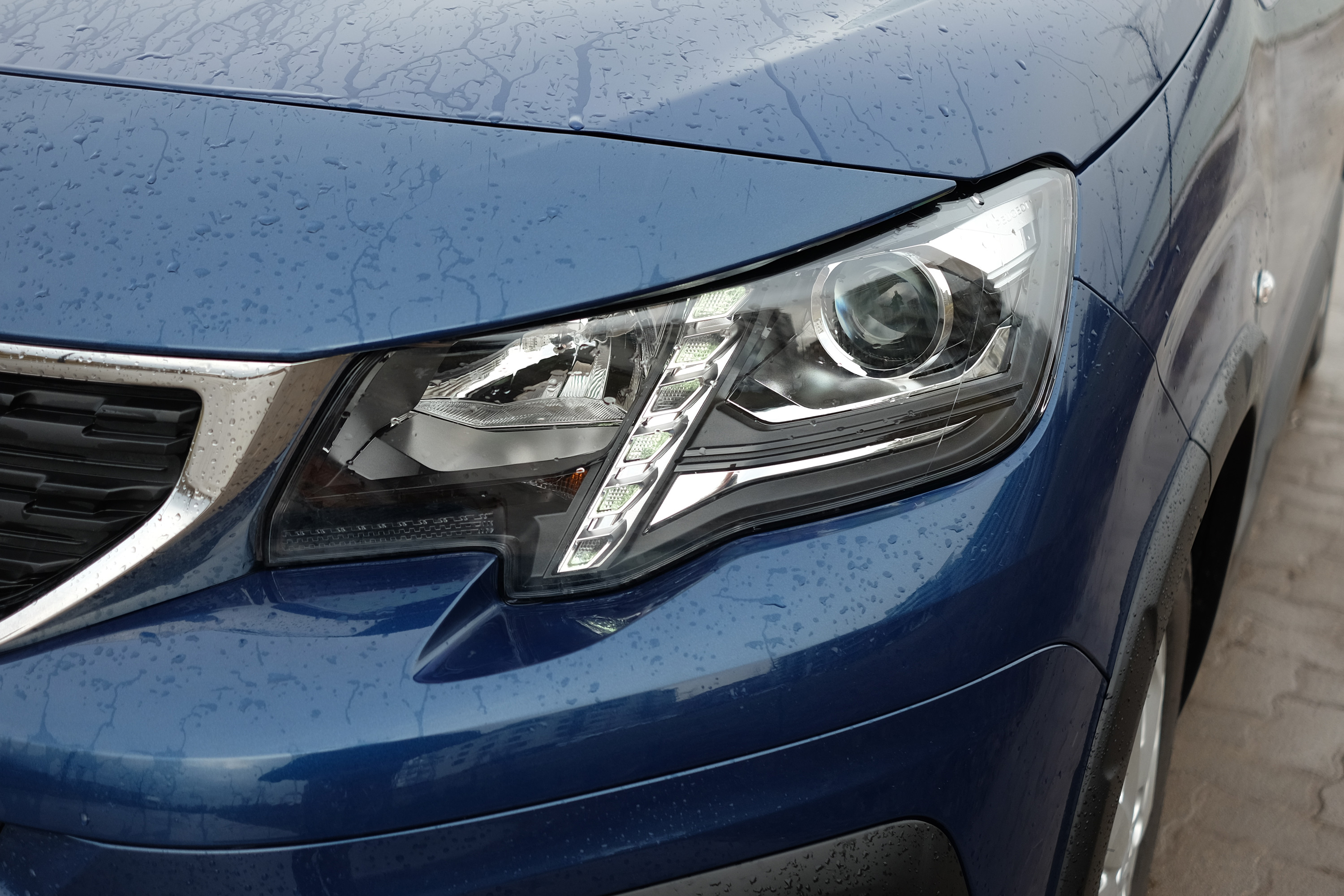 Teleülve is használható egy hétszemélyes autó? – Peugeot Rifter teszt 11
