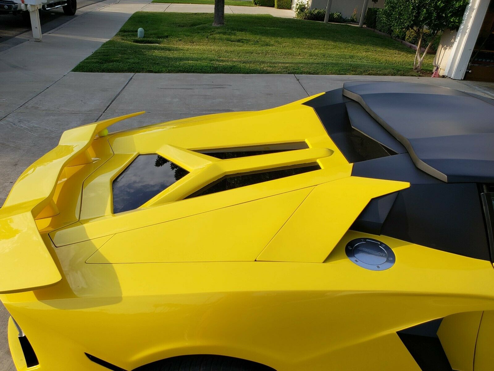 Lamborghini-jelmezt kapott ez a szegény Pontiac GTO 3